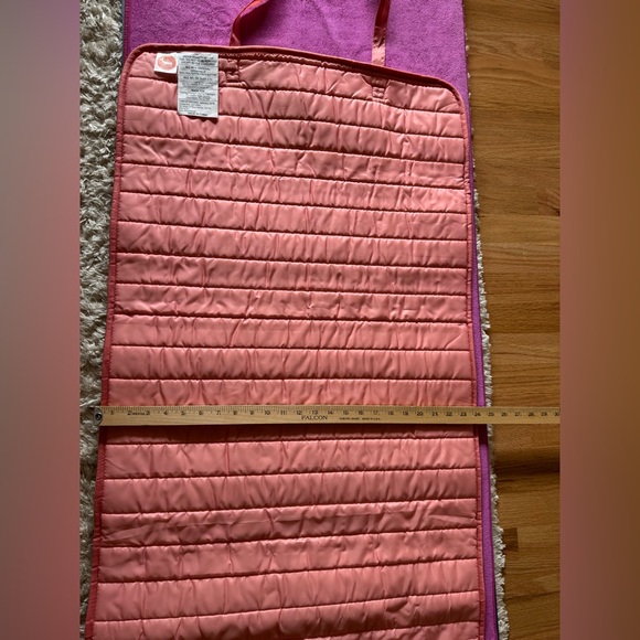 Chic Peach and White Quilted Mat with Handle - Picture 5 of 6